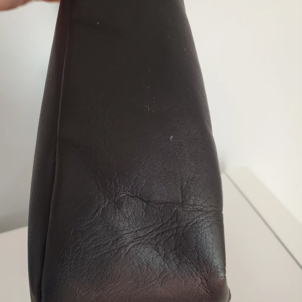 Le Donne Leather Side-Zip Shoulder Bag
